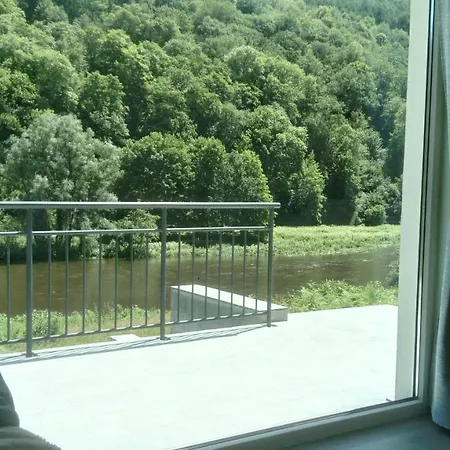 Villa Waterfront Bouillon